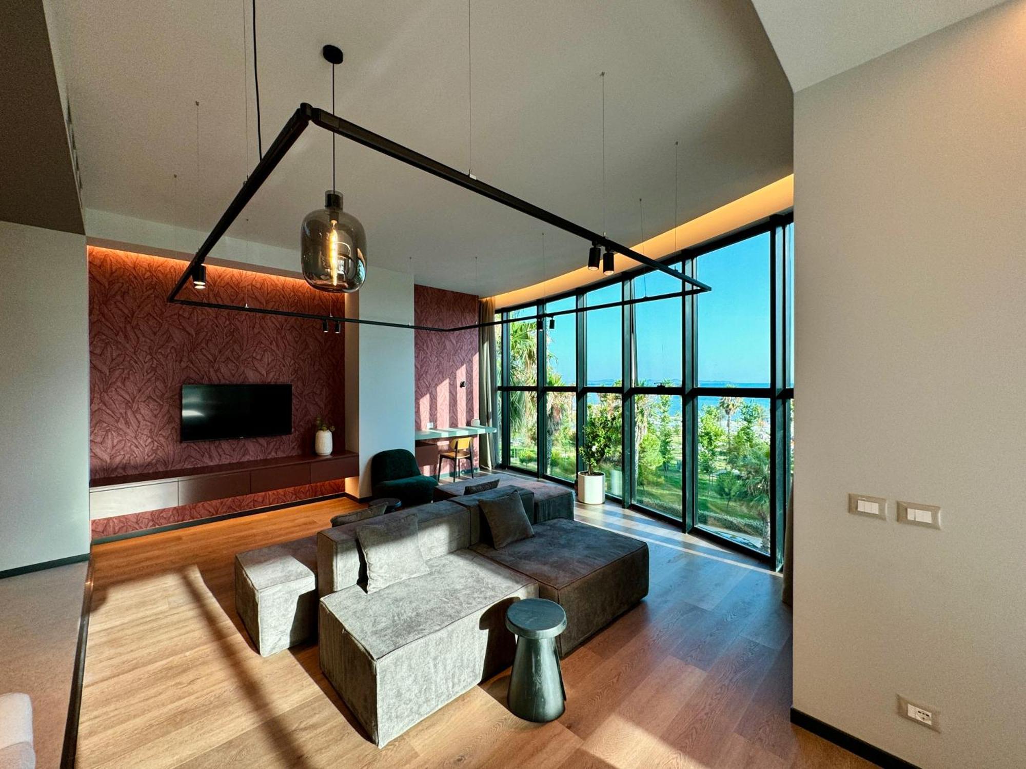 Zins Luxury