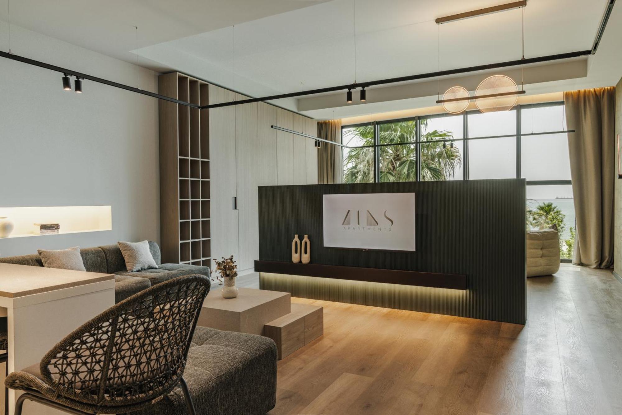 Zins Luxury *